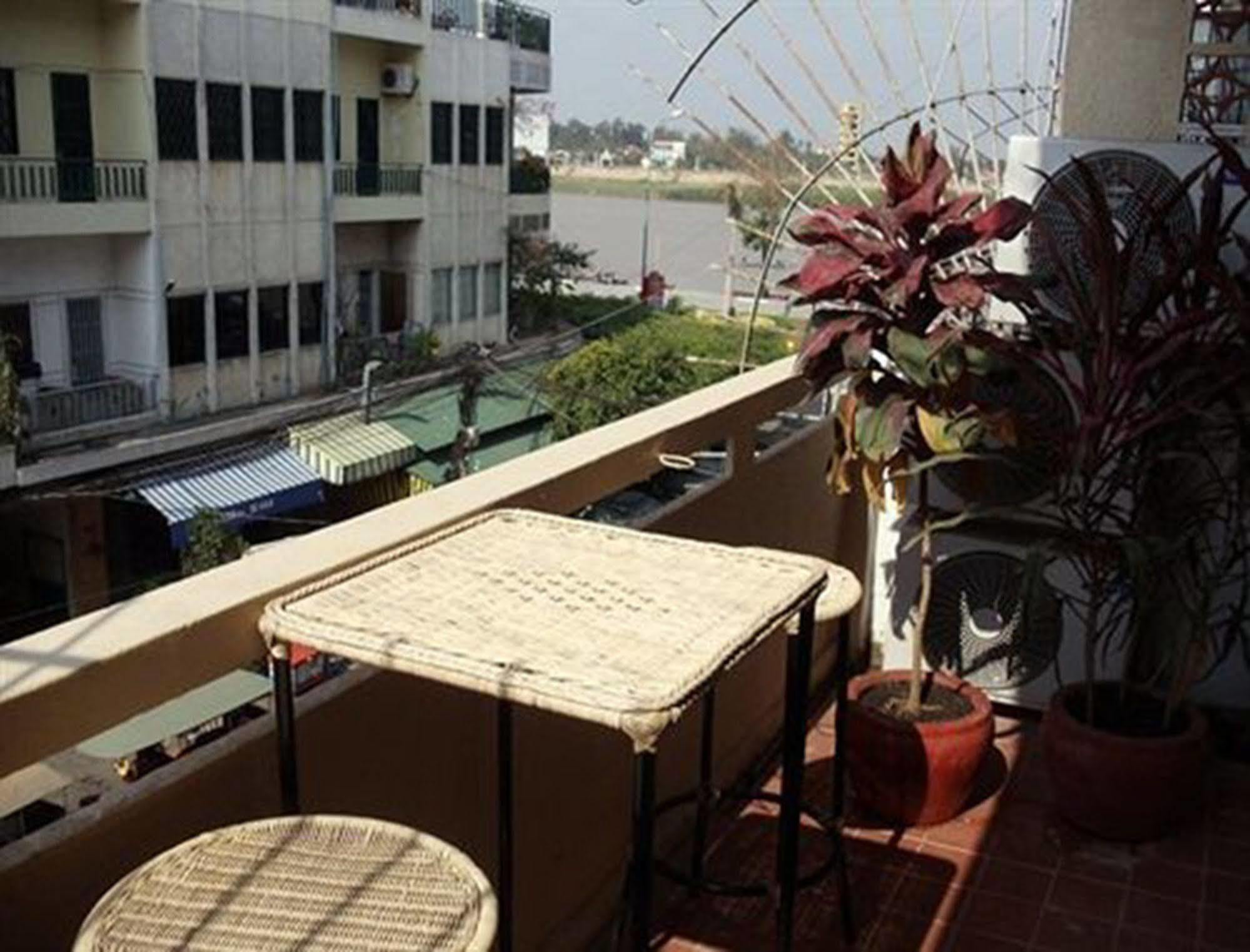 The Local - Riverside Phnom Penh Exterior foto